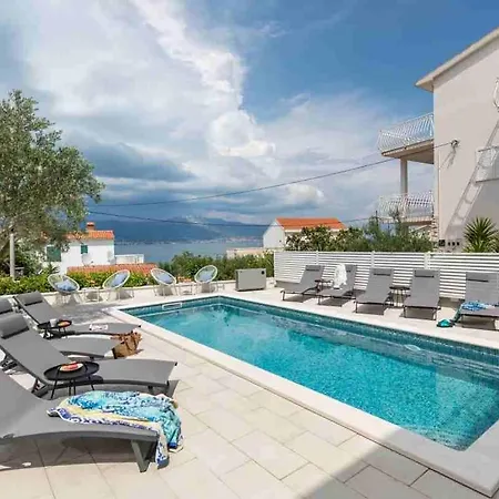 In Arbanija With Sea View, Terrace, Air Conditioning, Wifi 5139-2 Appartement