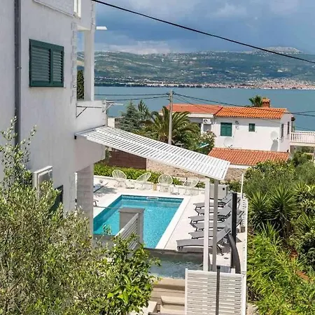 In Arbanija With Sea View, Terrace, Air Conditioning, Wifi 5139-2 Daire *