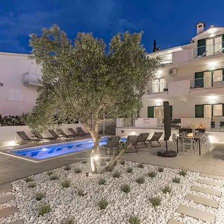 Appartement In Arbanija With Sea View, Terrace, Air Conditioning, Wifi 5139-2 Trogir