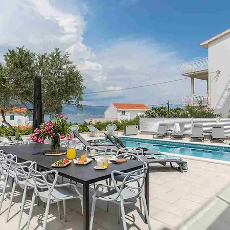 Daire In Arbanija With Sea View, Terrace, Air Conditioning, Wifi 5139-2 Trogir