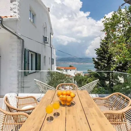 Daire In Arbanija With Sea View, Terrace, Air Conditioning, Wifi 5139-2 Trogir
